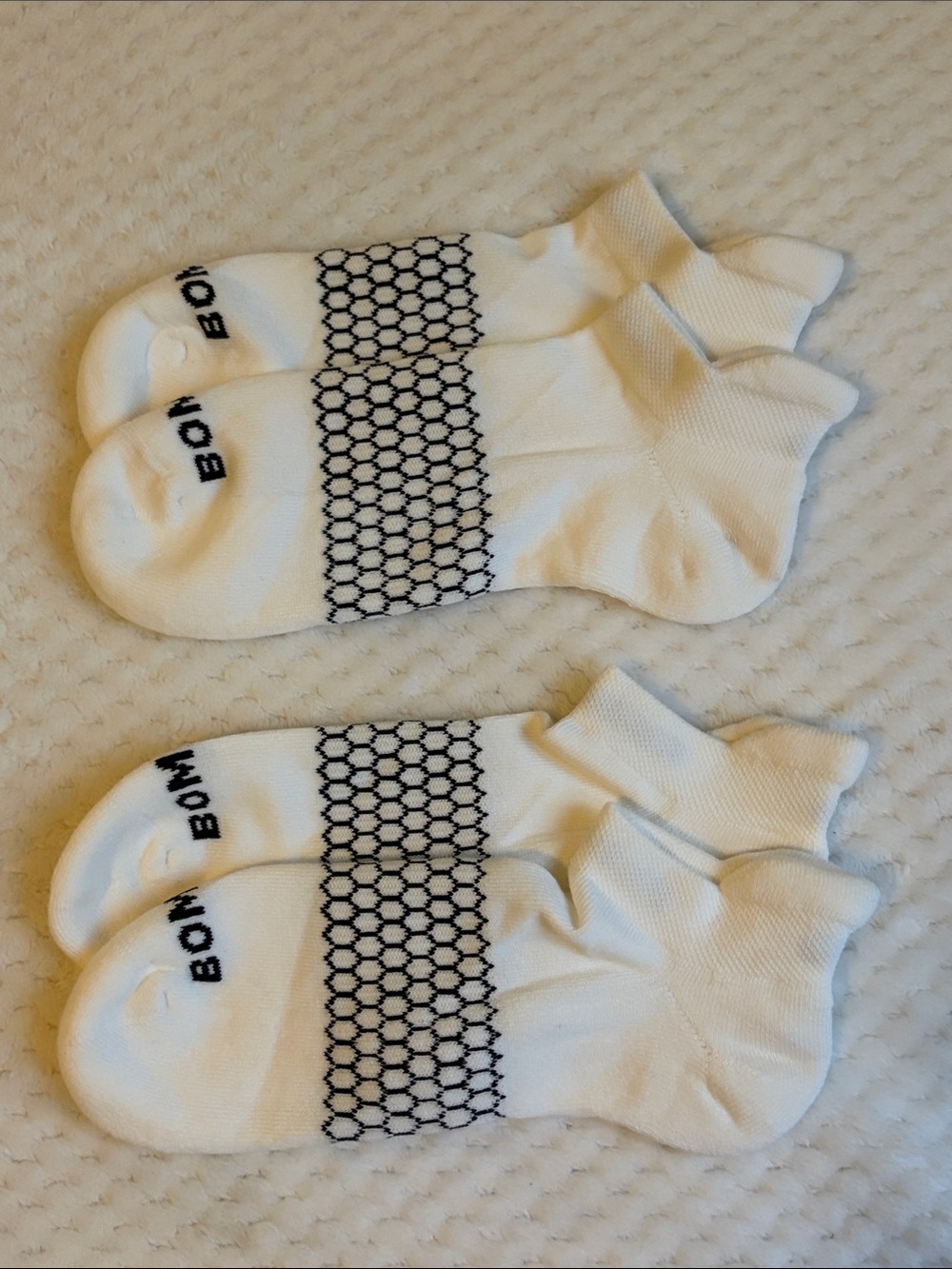 NWOT Bombas Women's White Ankle Socks, 2 Pairs - Medium 8-10.5